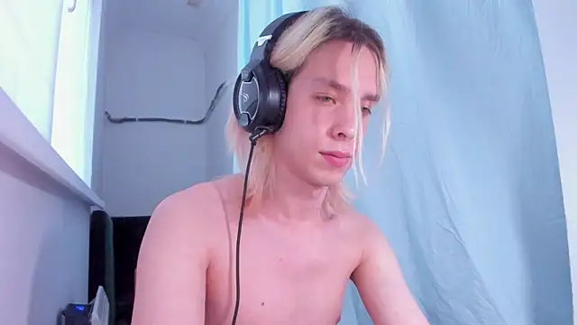 Snapshot of matt_spark chatting on 02-25-25, 03:20 matt spark online show from 02-25-25, 03:20