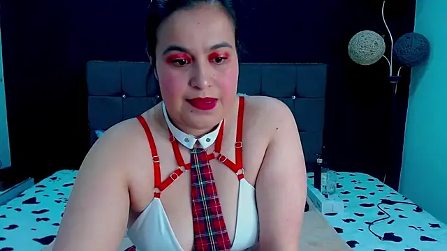 Snapshot of mia_xx1 chatting on 10-11-25, 03:28 mia xx1 online show from 10-11-25, 03:28