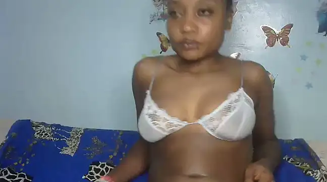 Snapshot of laetitia_ chatting on 03-07-25, 08:22 laetitia online show from 03-07-25, 08:22