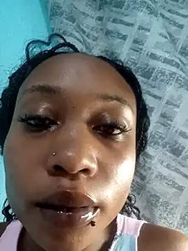 Snapshot of laetitia_ chatting on 03-13-25, 09:37 laetitia online show from 03-13-25, 09:37