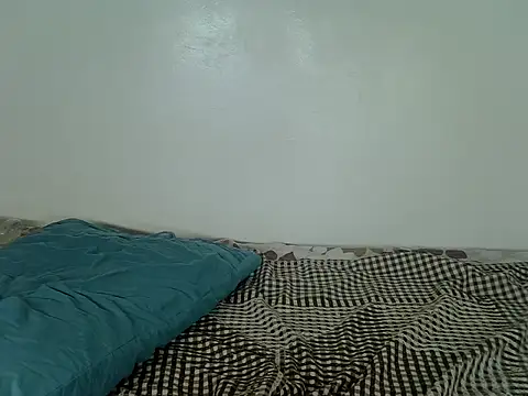 Snapshot of laetitia_ chatting on 09-18-25, 02:02 laetitia online show from 09-18-25, 02:02