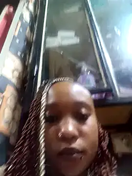 Snapshot of laetitia_ chatting on 10-10-25, 10:42 laetitia online show from 10-10-25, 10:42