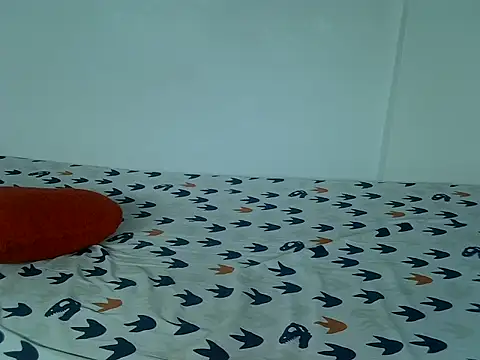 Snapshot of laetitia_ chatting on 11-08-25, 09:57 laetitia online show from 11-08-25, 09:57