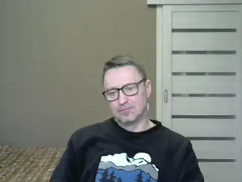 Snapshot of HarrySnake chatting on 02-18-25, 01:00 HarrySnake online show from 02-18-25, 01:00