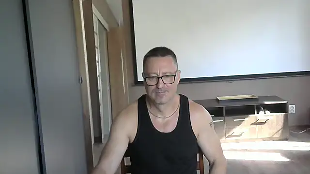 Snapshot of HarrySnake chatting on 09-10-25, 08:25 HarrySnake online show from 09-10-25, 08:25