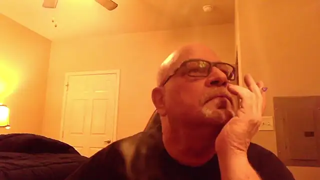 Snapshot of --JimmyJamzs-- chatting on 12-18-24, 01:56 --JimmyJamzs-- online show from 12-18-24, 01:56