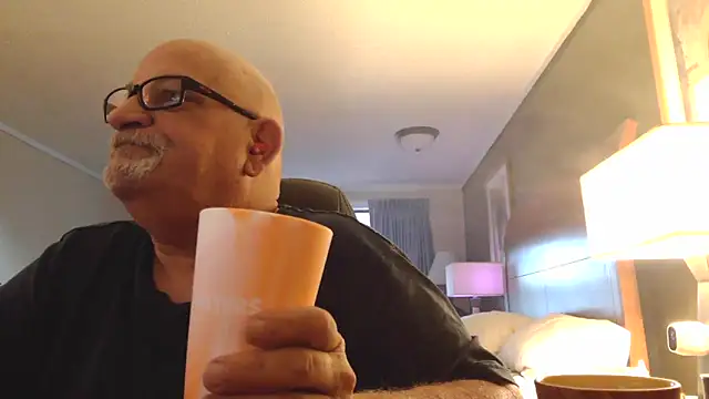 Snapshot of --JimmyJamzs-- chatting on 09-17-25, 11:06 --JimmyJamzs-- online show from 09-17-25, 11:06