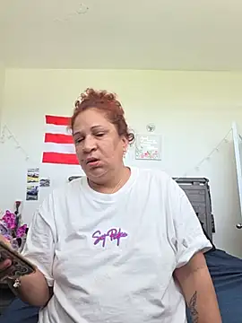 Snapshot of ladycreamypr2 chatting on 06-06-26, 04:44 ladycreamypr2 online show from 06-06-26, 04:44