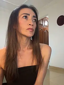 Snapshot of Yulia_sx chatting on 01-25-25, 11:00 Yulia sx online show from 01-25-25, 11:00