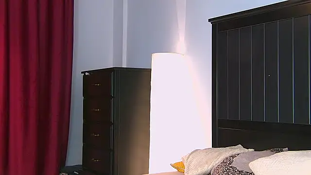 Yanira Muslim online show from 09-17-25, 04:36