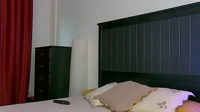 Yanira Muslim online show from 04-12-26, 04:06