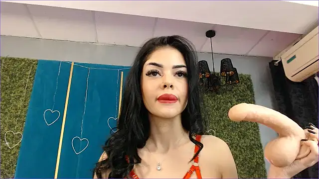 Snapshot of MolyStone chatting on 12-20-24, 06:08 MolyStone online show from 12-20-24, 06:08