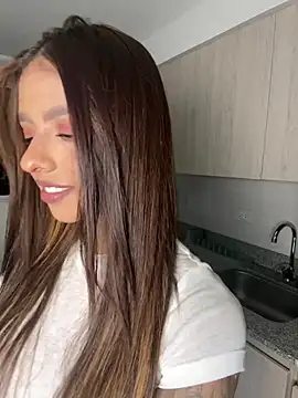 Snapshot of mariana_lopez1 chatting on 12-29-24, 11:50 mariana lopez1 online show from 12-29-24, 11:50