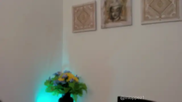 Snapshot of mariana_lopez1 chatting on 03-15-25, 12:58 mariana lopez1 online show from 03-15-25, 12:58