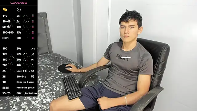 Jacobb Lee online show from 12-21-24, 06:02