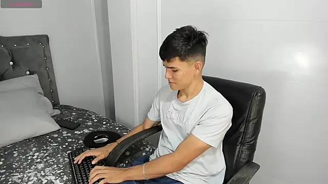 Jacobb Lee online show from 12-27-24, 07:35