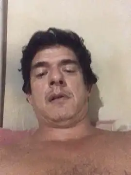 Snapshot of Marobronco chatting on 05-16-26, 02:41 Marobronco online show from 05-16-26, 02:41