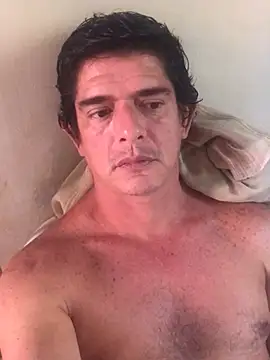 Snapshot of Marobronco chatting on 05-27-26, 02:03 Marobronco online show from 05-27-26, 02:03