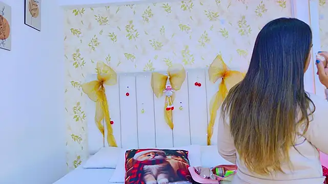 Sara Desire online show from 12-16-25, 12:21