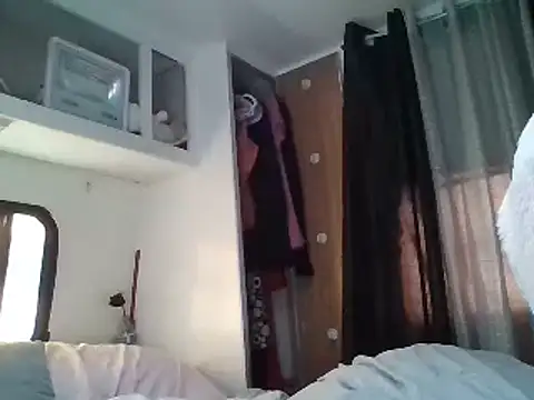 allissonw13 online show from 02-21-25, 04:37