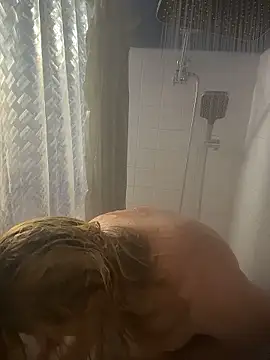 Snapshot of allissonw13 chatting on 01-19-26, 03:38 allissonw13 online show from 01-19-26, 03:38