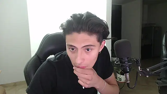 Snapshot of jay_dimarco2 chatting on 09-16-25, 02:56 jay dimarco2 online show from 09-16-25, 02:56