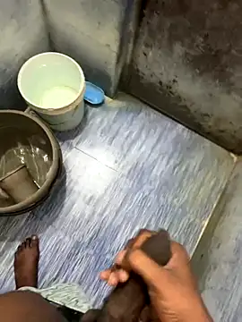 Snapshot of Hotsexy5 chatting on 09-18-25, 06:32 Hotsexy5 online show from 09-18-25, 06:32