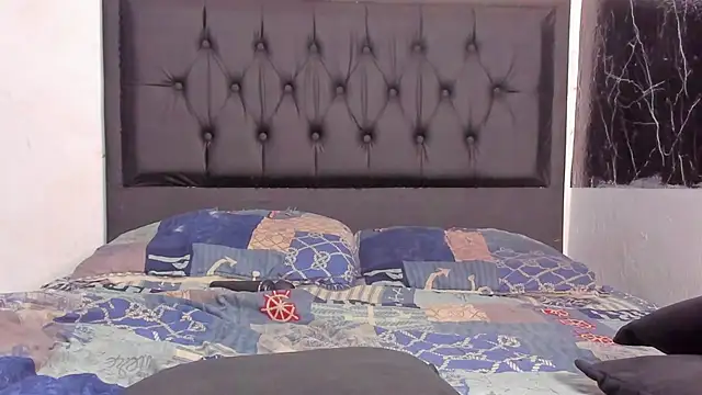 Snapshot of kriixtybrown chatting on 10-02-25, 06:04 kriixtybrown online show from 10-02-25, 06:04