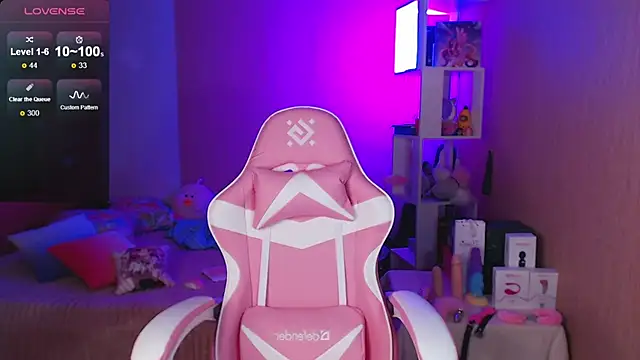 Snapshot of ur_kitty__ chatting on 12-21-24, 12:27 ur kitty online show from 12-21-24, 12:27