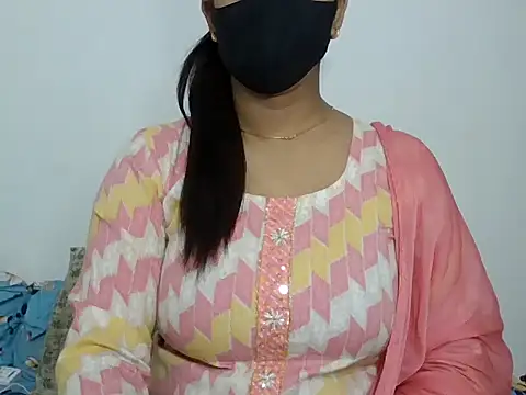 Snapshot of sparkling_queen chatting on 12-13-24, 04:16 sparkling queen online show from 12-13-24, 04:16