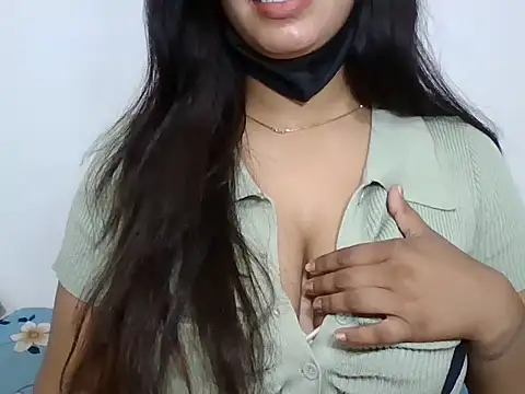 Snapshot of sparkling_queen chatting on 01-25-25, 03:30 sparkling queen online show from 01-25-25, 03:30