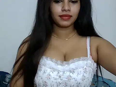 Snapshot of sparkling_queen chatting on 03-01-25, 02:48 sparkling queen online show from 03-01-25, 02:48