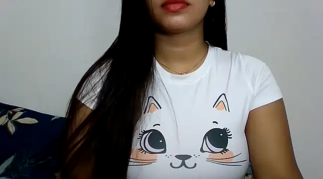 Snapshot of sparkling_queen chatting on 03-23-25, 02:04 sparkling queen online show from 03-23-25, 02:04