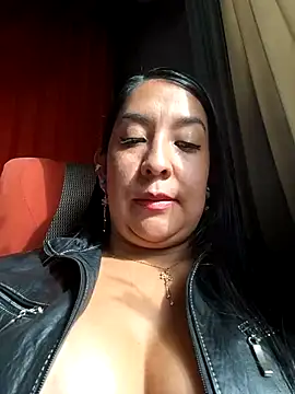 Bella keny online show from 12-23-24, 08:36