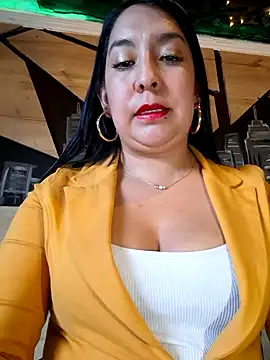 Bella keny online show from 10-30-25, 07:47