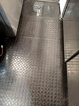 Snapshot of A_man_in_public chatting on 09-27-25, 02:22 A man in public online show from 09-27-25, 02:22