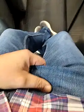 Snapshot of A_man_in_public chatting on 10-04-25, 11:52 A man in public online show from 10-04-25, 11:52