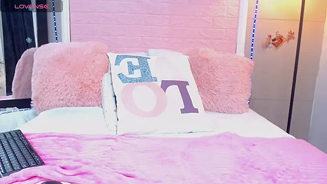 JessyZoe online show from 01-18-25, 02:02