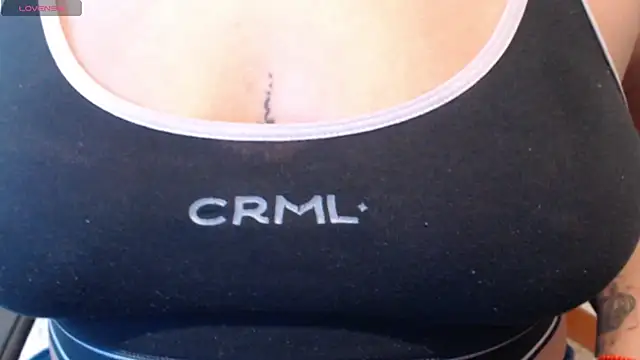 Snapshot of EmaGw chatting on 10-28-25, 09:28 EmaGw online show from 10-28-25, 09:28