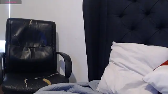 Snapshot of EmaGw chatting on 11-02-25, 06:21 EmaGw online show from 11-02-25, 06:21