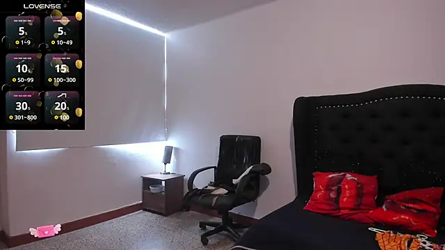 Snapshot of EmaGw chatting on 11-19-25, 06:41 EmaGw online show from 11-19-25, 06:41