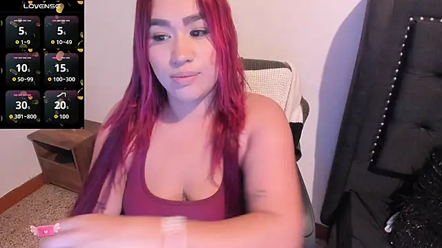 Snapshot of EmaGw chatting on 11-23-25, 11:59 EmaGw online show from 11-23-25, 11:59