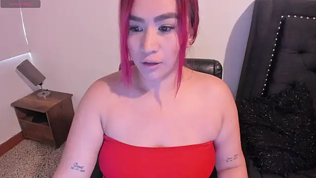 Snapshot of EmaGw chatting on 11-28-25, 06:21 EmaGw online show from 11-28-25, 06:21