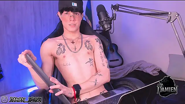 Snapshot of cinnamon_boyxxx chatting on 09-28-25, 02:06 cinnamon boyxxx online show from 09-28-25, 02:06