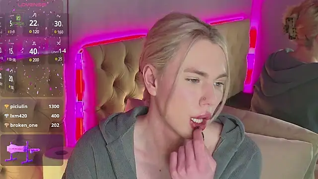 DanielPaige  online show from 02-05-25, 07:42