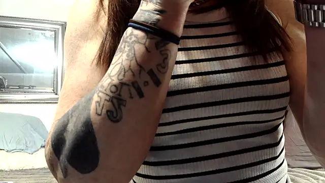 Genevieve143 online show from 03-09-26, 03:54