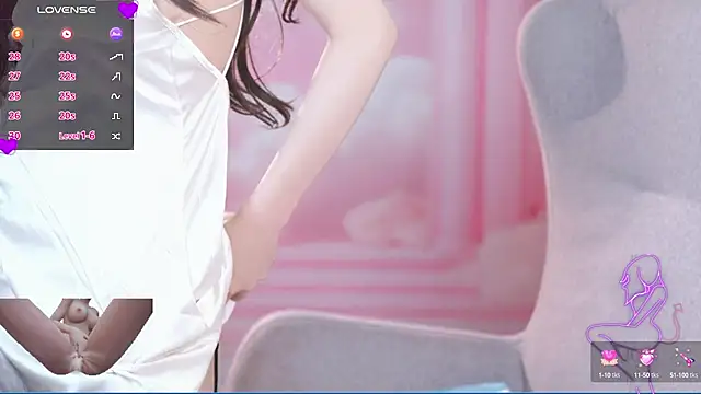 Snapshot of Anytoly chatting on 01-09-25, 10:20 Anytoly online show from 01-09-25, 10:20