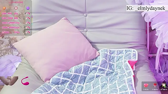 Snapshot of Anytoly chatting on 10-15-25, 09:09 Anytoly online show from 10-15-25, 09:09