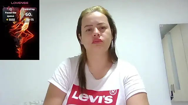 Snapshot of saramartinez1000 chatting on 12-10-24, 11:32 saramartinez1000 online show from 12-10-24, 11:32