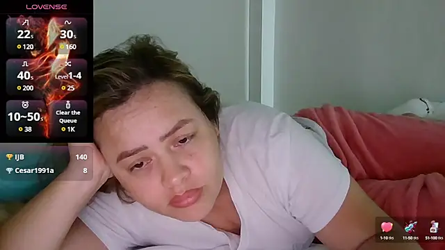 Snapshot of saramartinez1000 chatting on 03-06-25, 05:24 saramartinez1000 online show from 03-06-25, 05:24